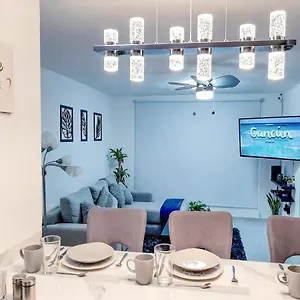 Shappire - Modern & Cozy 2 Bedroom - Downtown Apartment